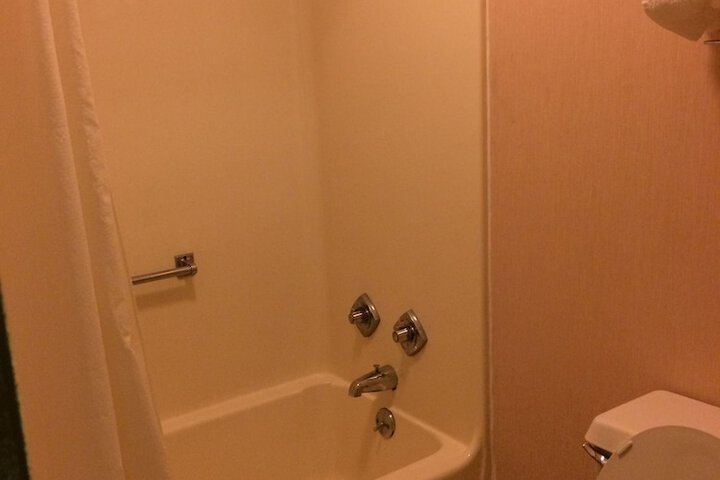 Room 33 of 42