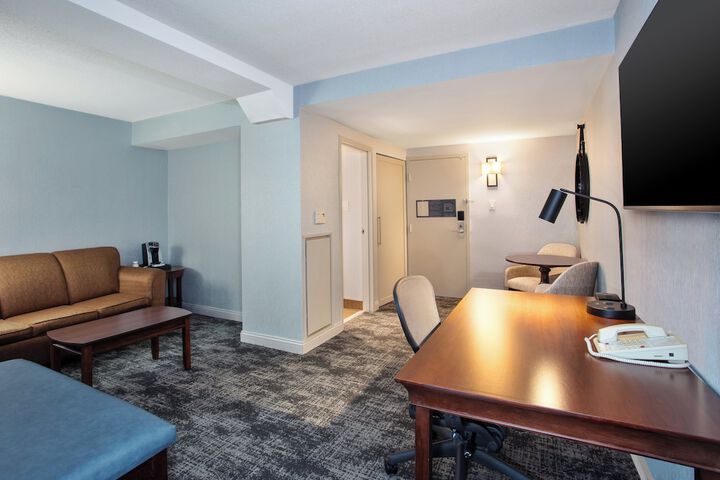 Room 28 of 67