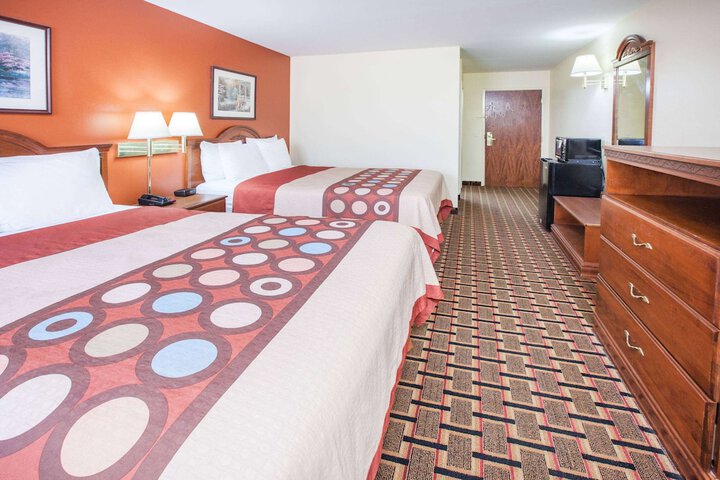 Room 9 of 27