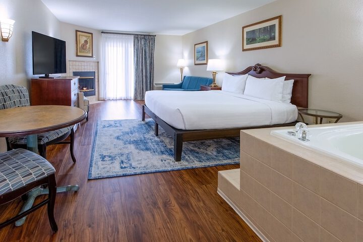 Music Road Resort Hotel and Inn