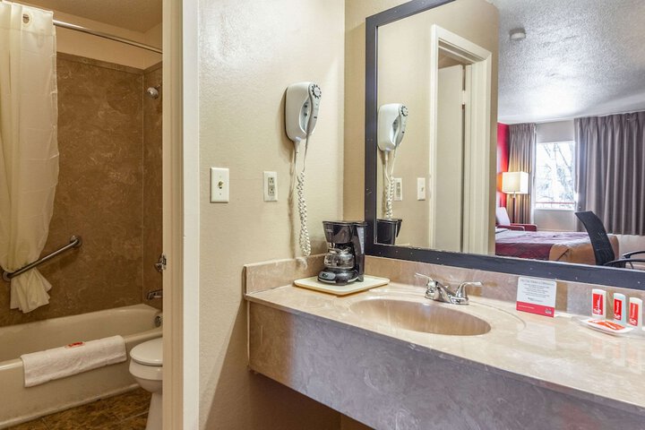 Room 14 of 26
