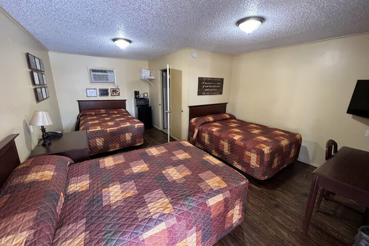 Room 14 of 42