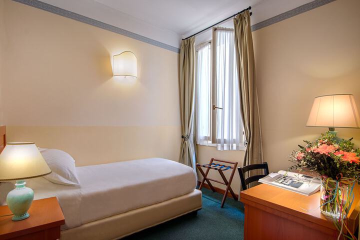 Room 15 of 23