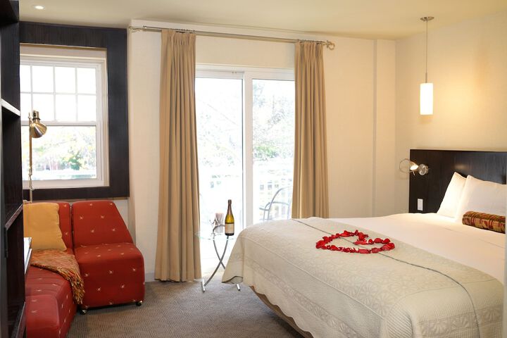 The Shaw Club Hotel