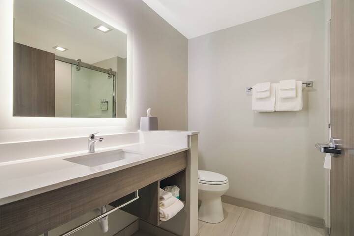Holiday Inn Express & Suites Springdale Fayetteville Area by IHG