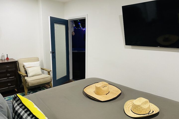 Room 70 of 132
