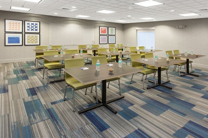 Holiday Inn Express Hotel & Suites a Lake Zurich-Barrington by IHG