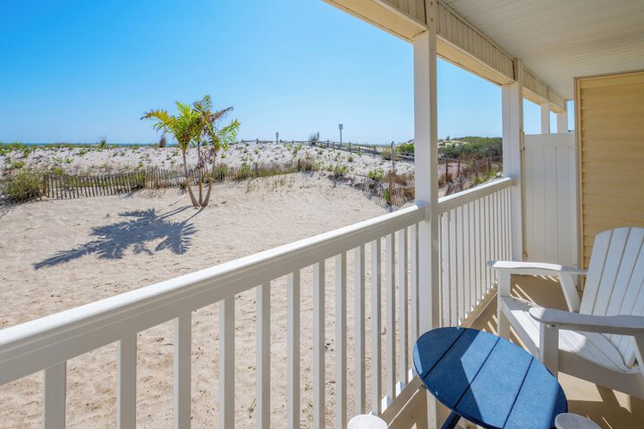 Drifting Sands Oceanfront Hotel