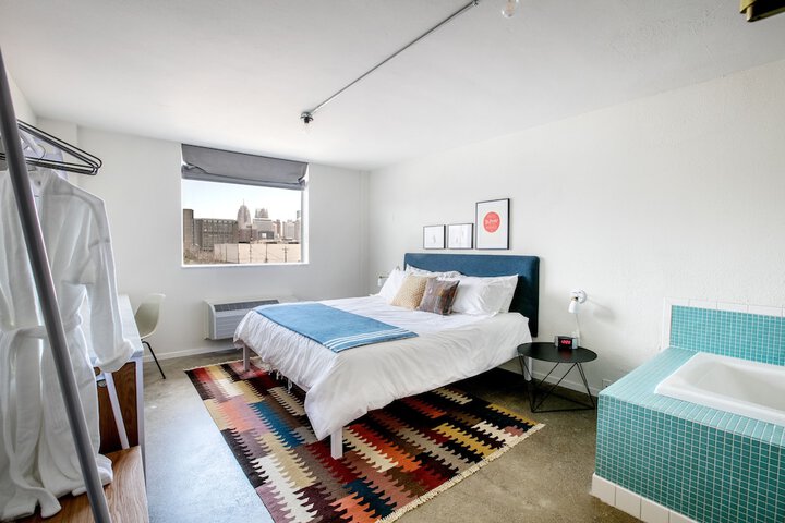 Room 28 of 112
