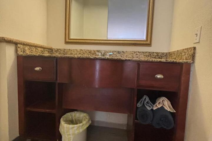 Jasmine Garden Inn - Lake City