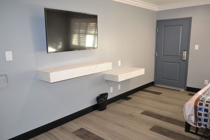 Room 9 of 20