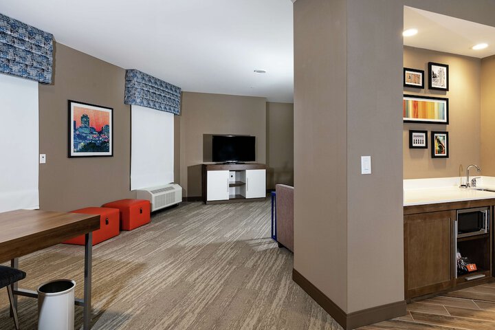 Room 53 of 87