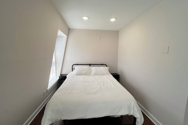 Room 14 of 60