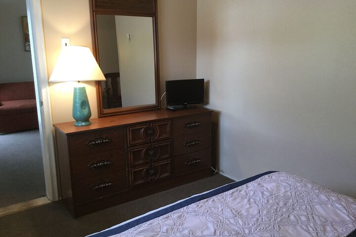 Cedars Motel