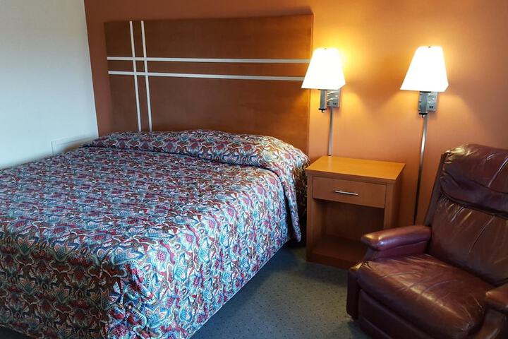 Room 21 of 38