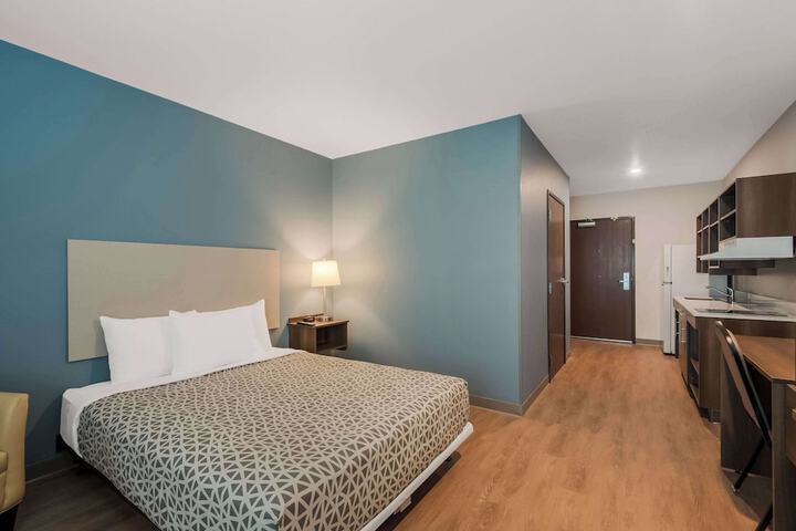 WoodSpring Suites Bellflower - Los Angeles