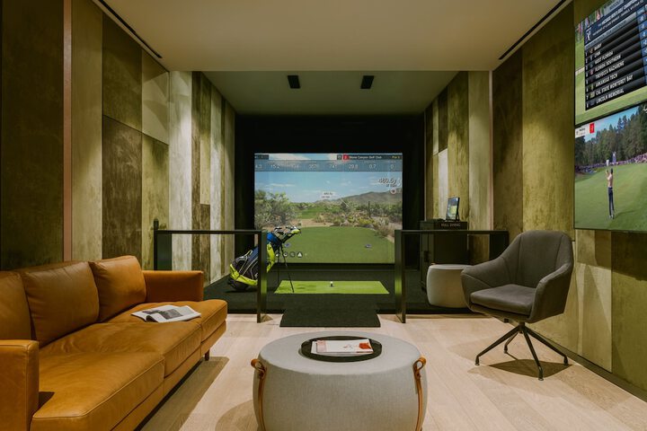 Lounge 90 of 104