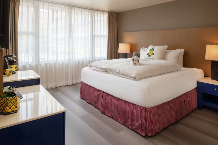 Staypineapple Hotel Rose, Downtown Portland