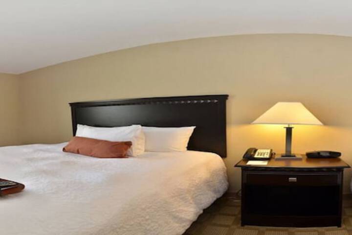 Room 12 of 25