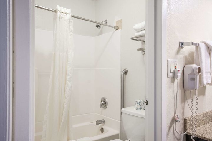 Room 14 of 25