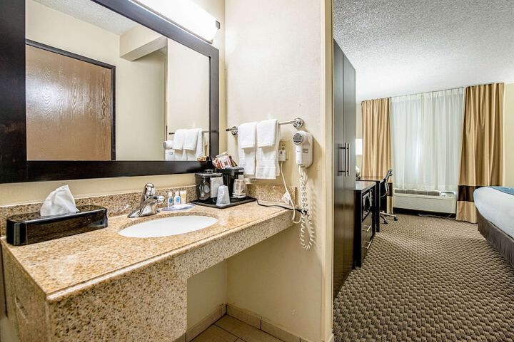 Room 9 of 31