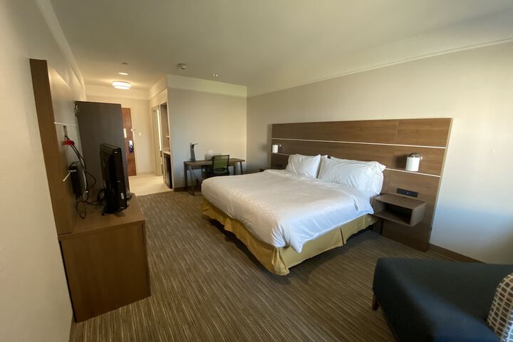 Room 38 of 63