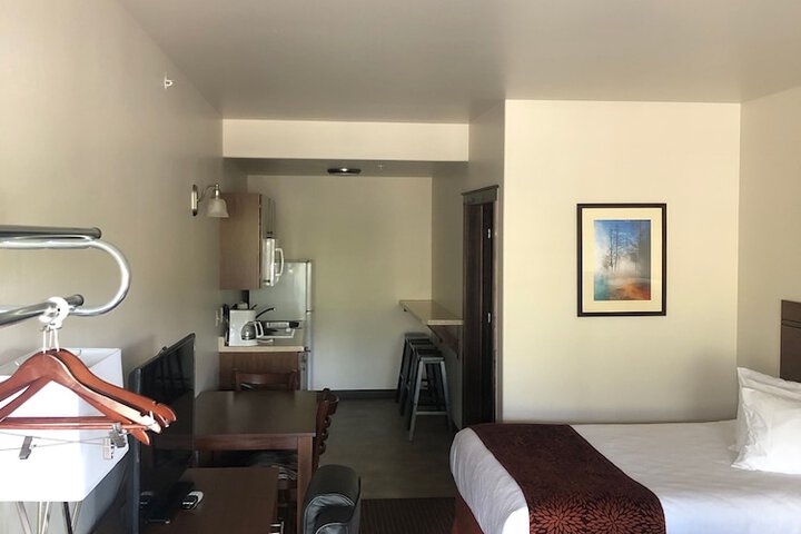 Room 16 of 32