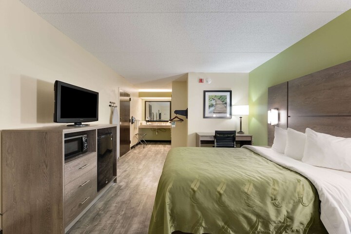 Room 8 of 20