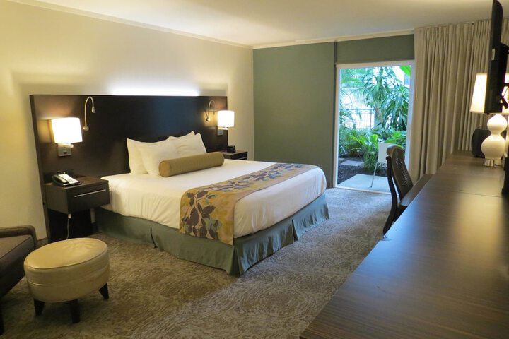 Oasis Hotel & Convention Center an Ascend Collection Hotel
