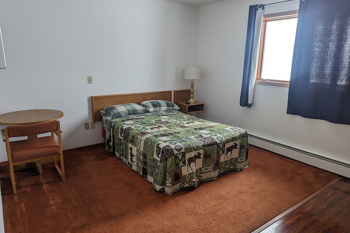 Room 13 of 16