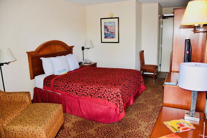 Room 18 of 35