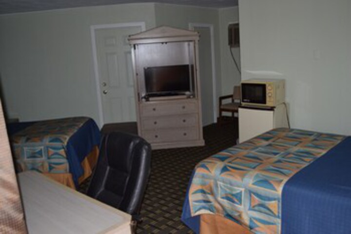 Lake Country Motel