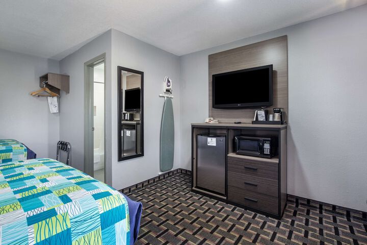Room 20 of 32