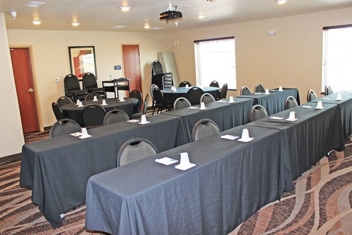 Cobblestone Inn & Suites - Lamoni