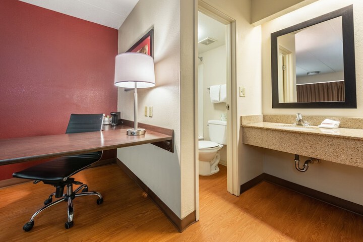 Room 13 of 30