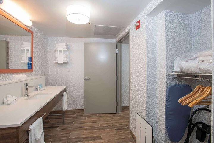 Room 35 of 72
