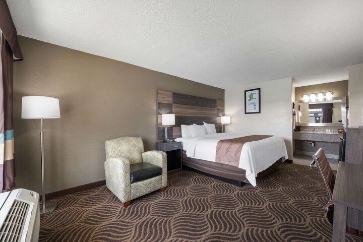 Room 29 of 38