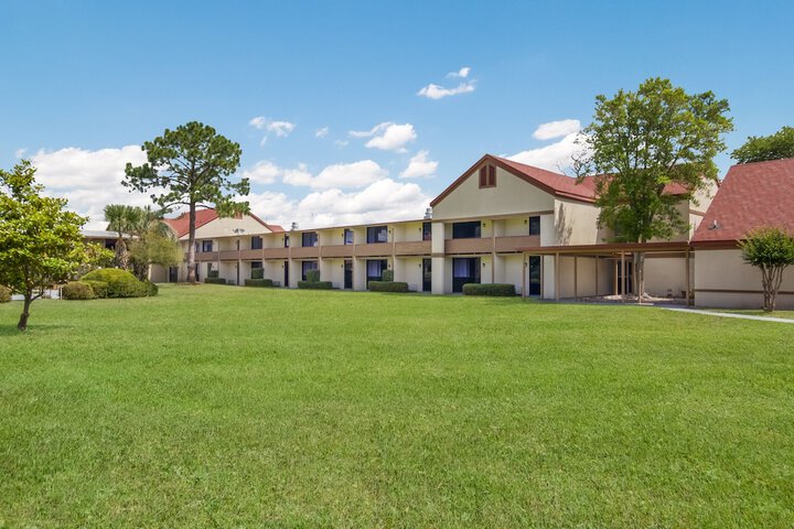 Hotel 8 of 34