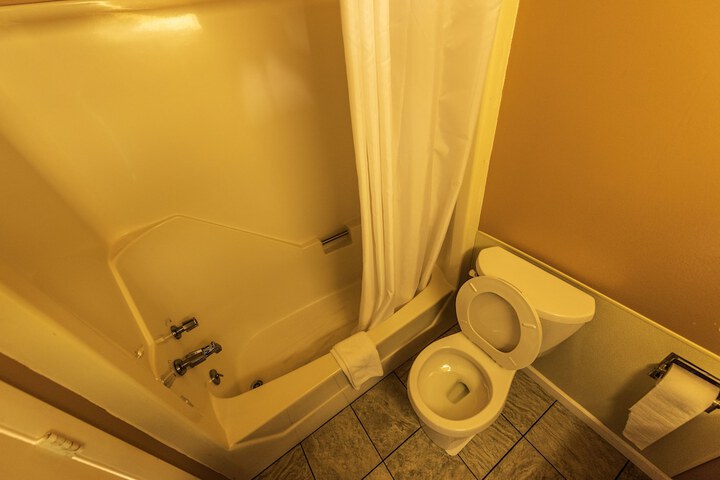 Room 62 of 68