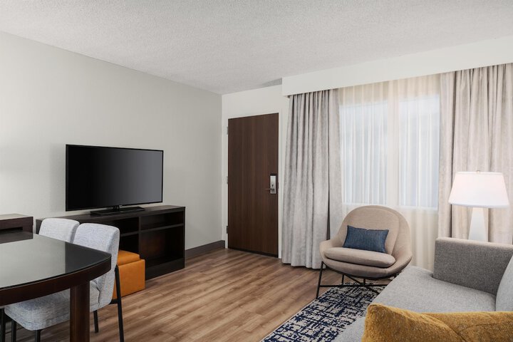 Embassy Suites by Hilton Seattle Tacoma International Airport