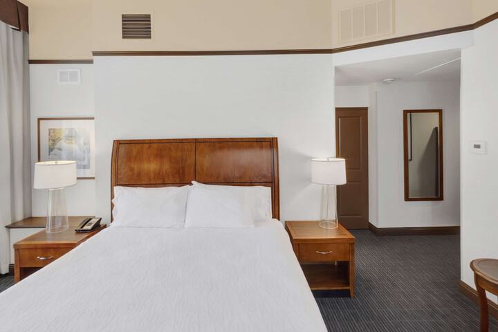 Hilton Garden Inn Milwaukee Downtown
