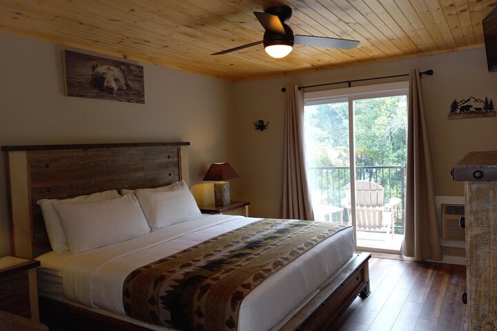 The Carter Lodge on the River
