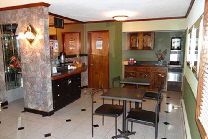 Magnuson Hotel & Suites Bellevue