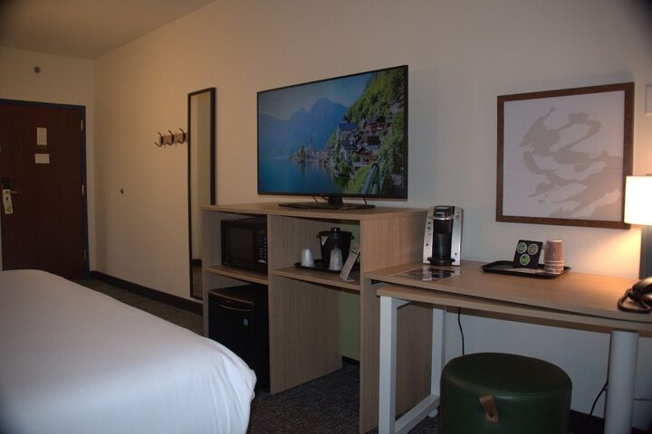 Room 8 of 34