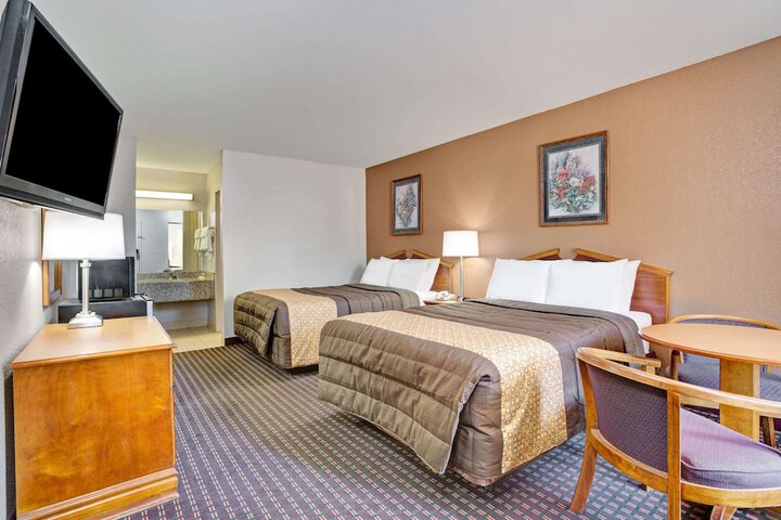Room 7 of 20