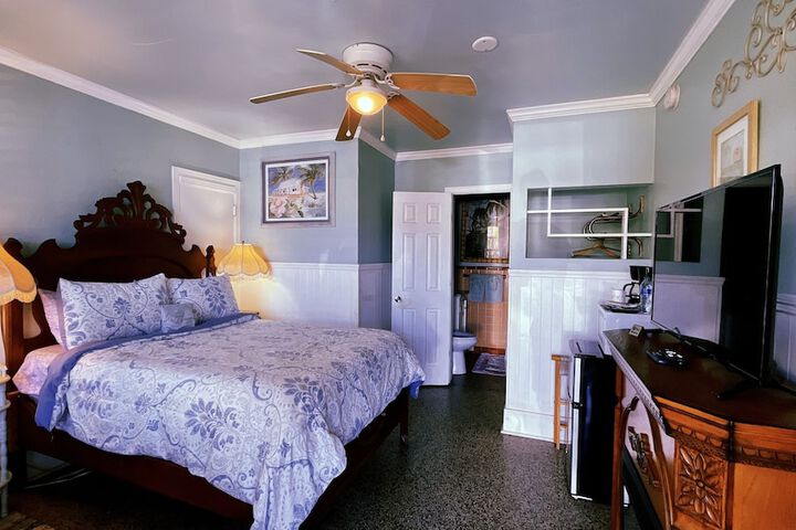 Room 16 of 37