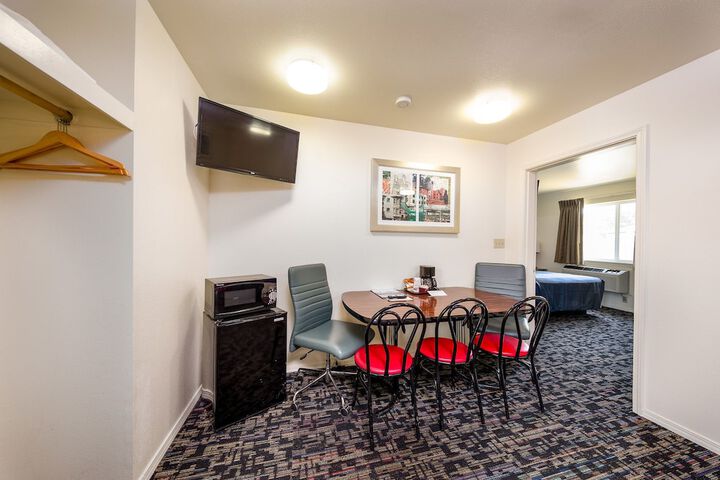 Room 26 of 33