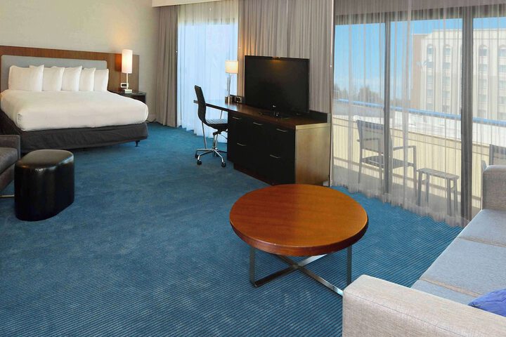Room 30 of 76