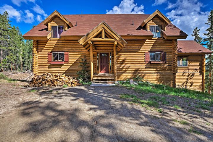 Expansive Alma Cabin w / Hot Tub & Mountain Views!