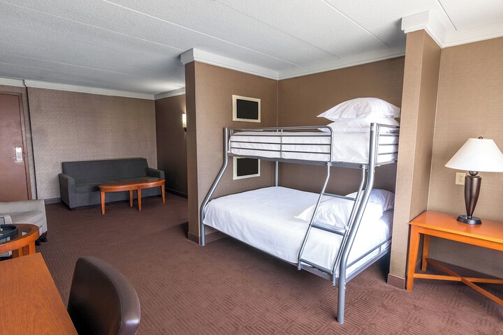 Room 25 of 73